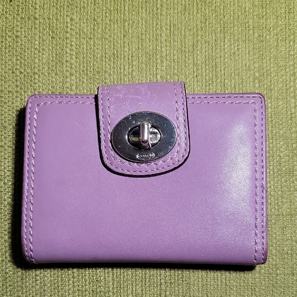 COACH Lavender Women's Wallet - Picture 1 of 16